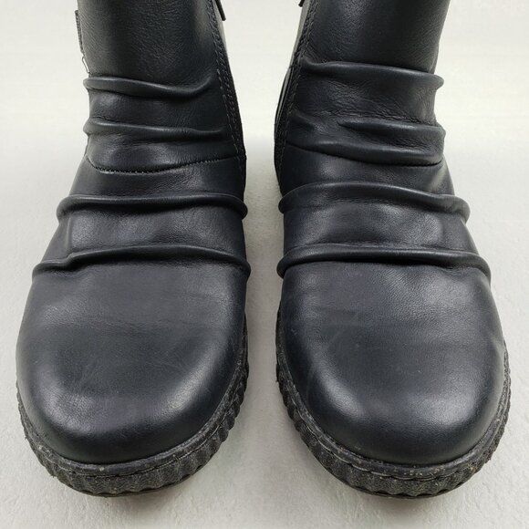 Clarks Caroline Orchid Ruched Ankle Boot Womens 9 Wide Black Leather Side Zip - Picture 7 of 12